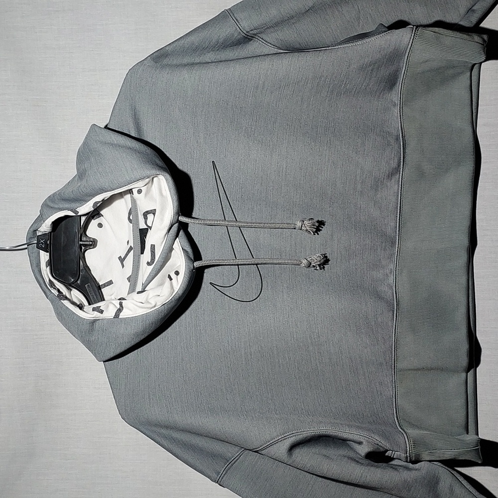 EUC Nike Dri-fit‎ cropped hoodie women's size medium